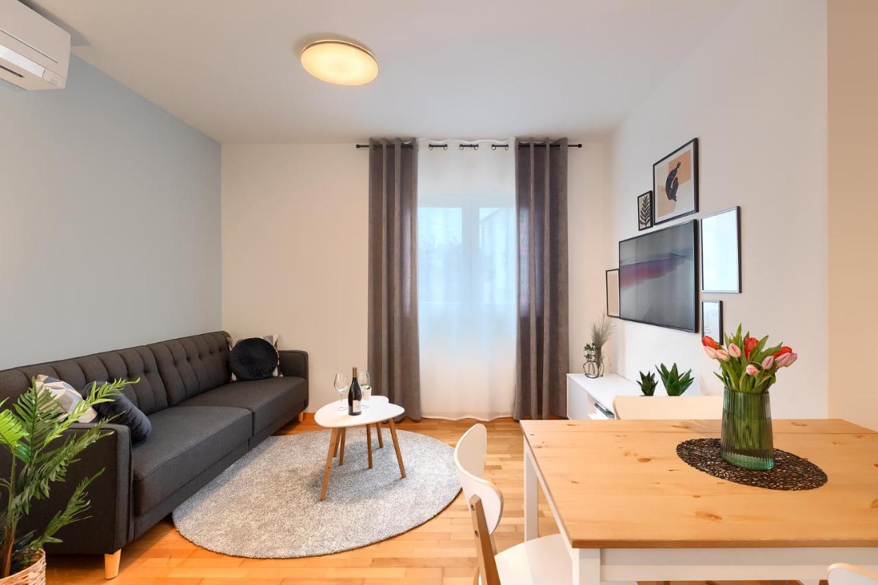 Apartment N&N 罗维尼 外观 照片