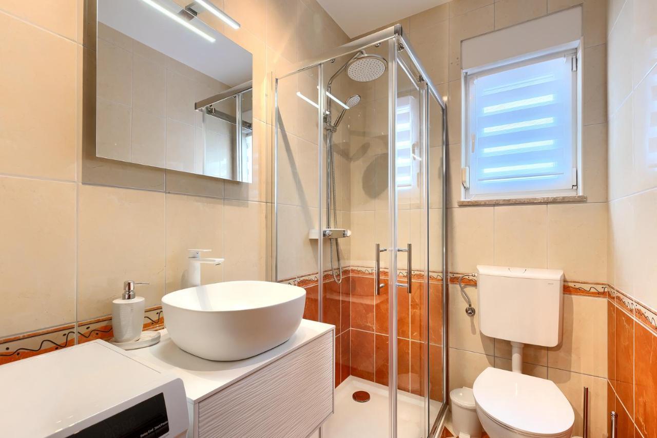Apartment N&N 罗维尼 外观 照片
